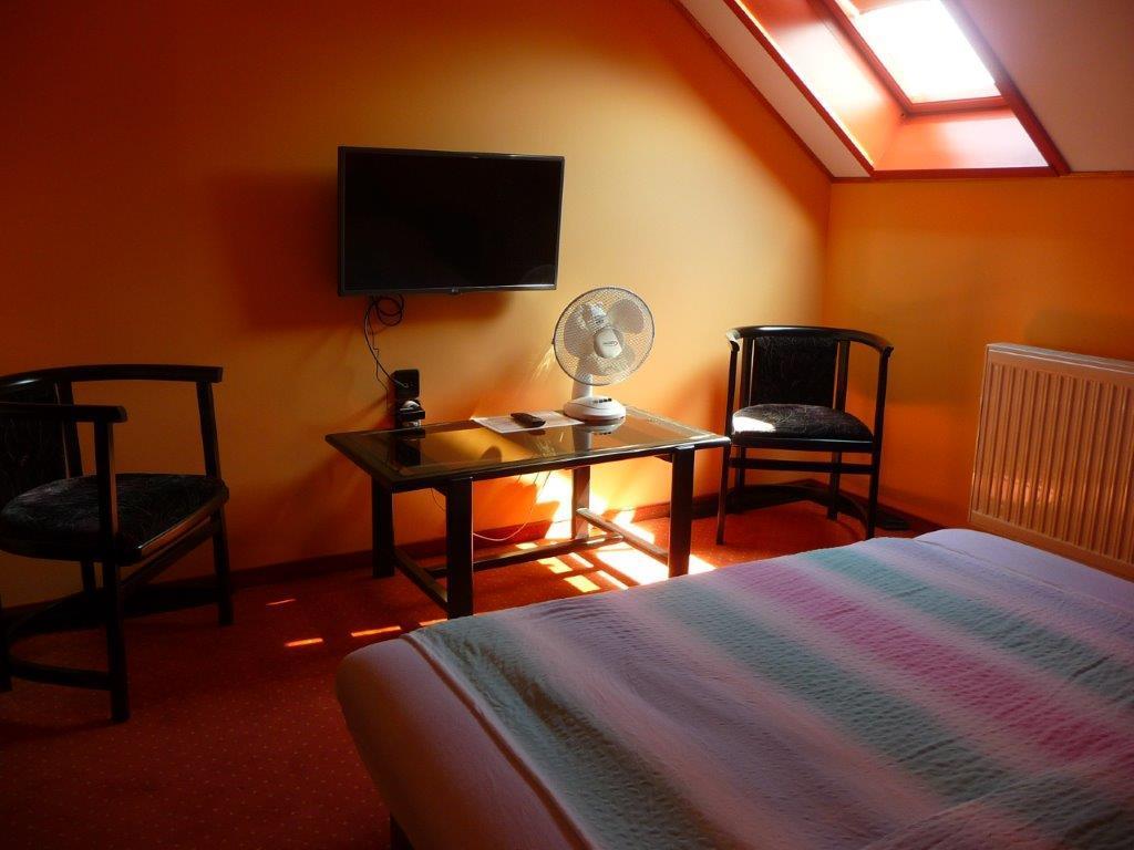 Koroes Hotel Kiskoros Buitenkant foto