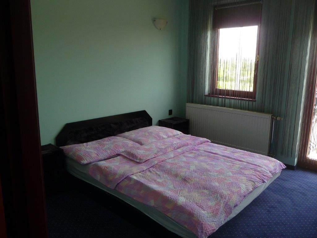 Koroes Hotel Kiskoros Buitenkant foto