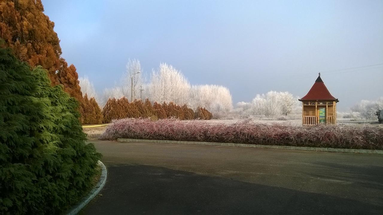 Koroes Hotel Kiskoros Buitenkant foto